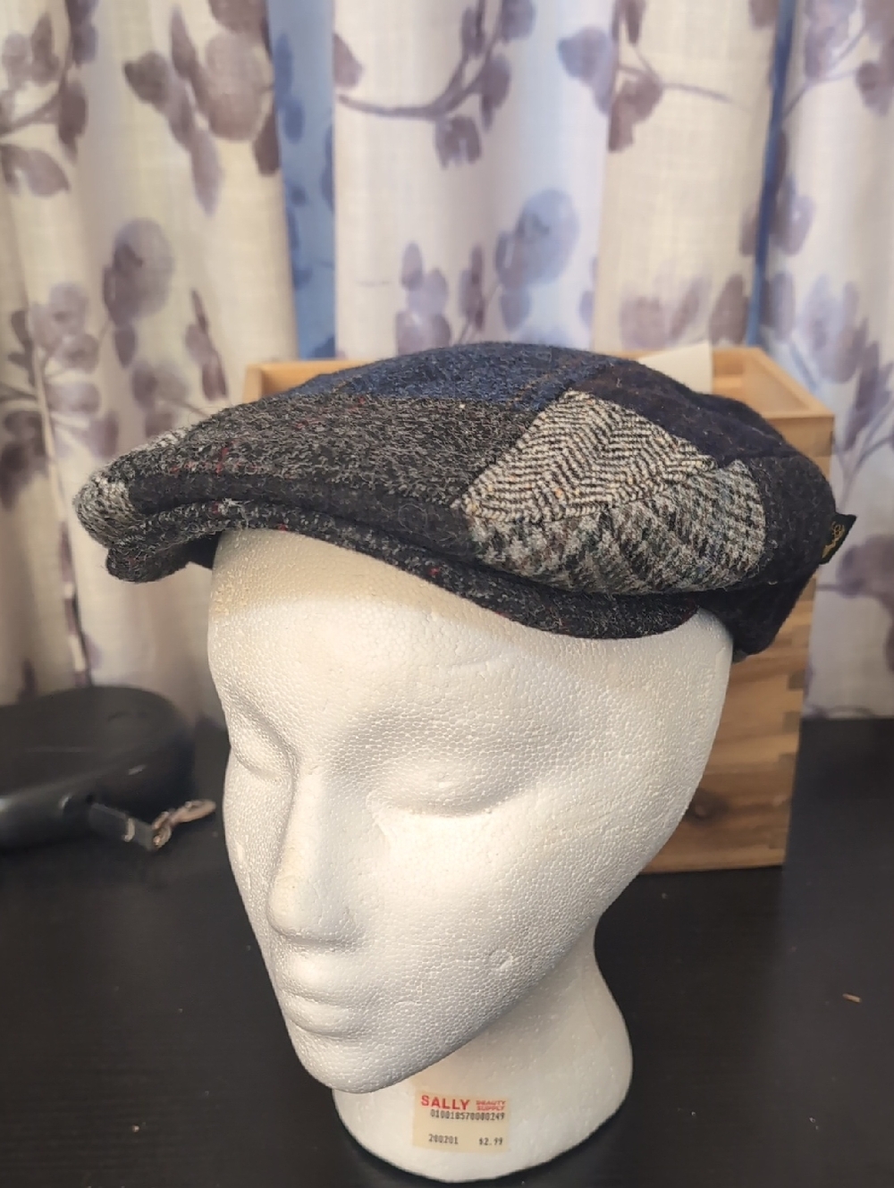 Men's Patchwork Tweed Flat Cap in Navy and Gray